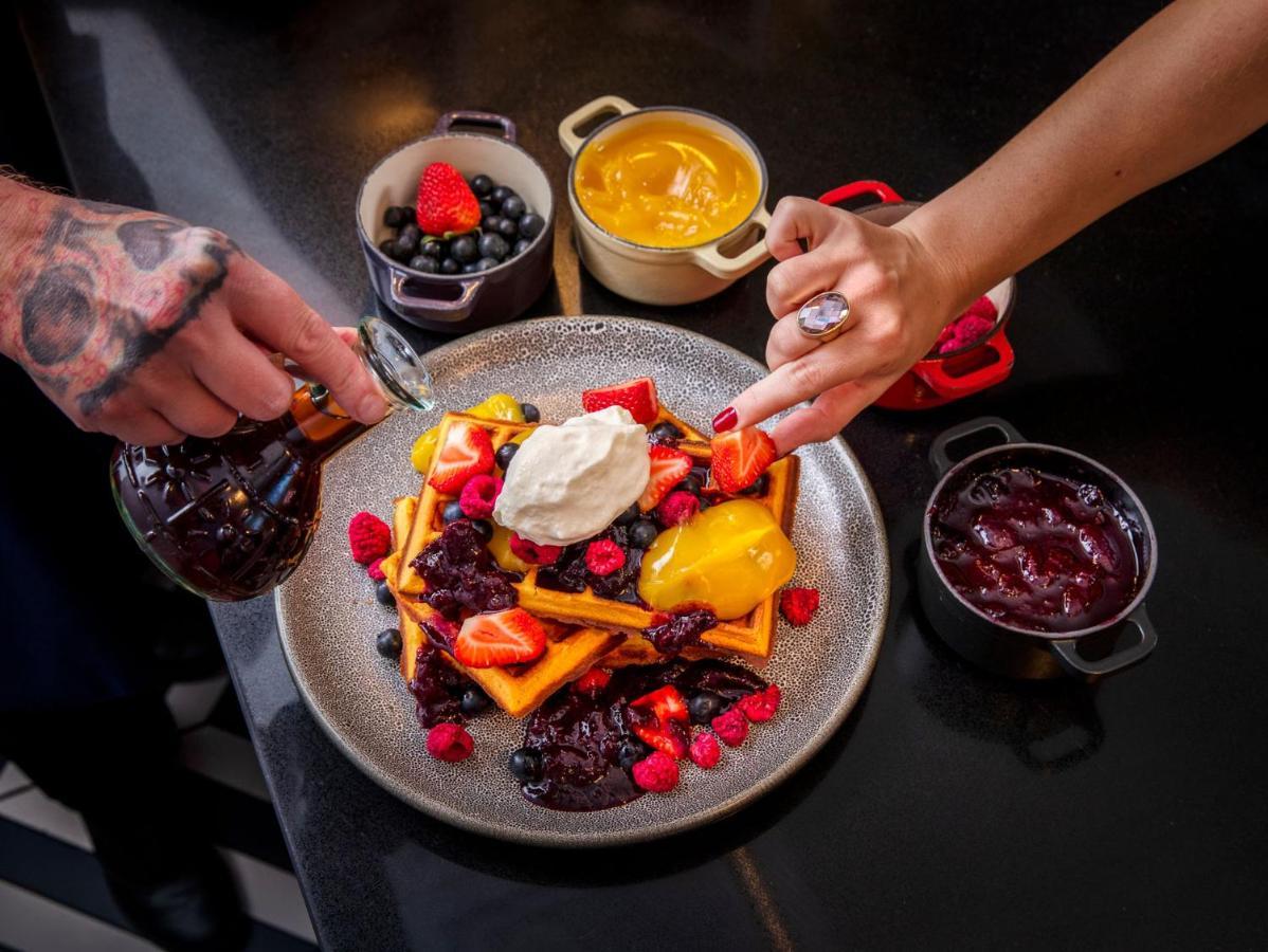 คิวที ควีนส์ทาวน์ Hotel ภายนอก รูปภาพ A fruit salad
