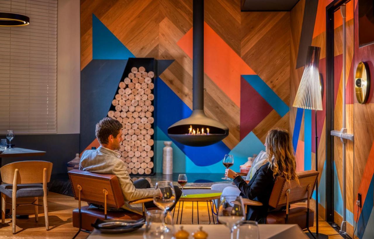 คิวที ควีนส์ทาวน์ Hotel ภายนอก รูปภาพ The interior of the restaurant