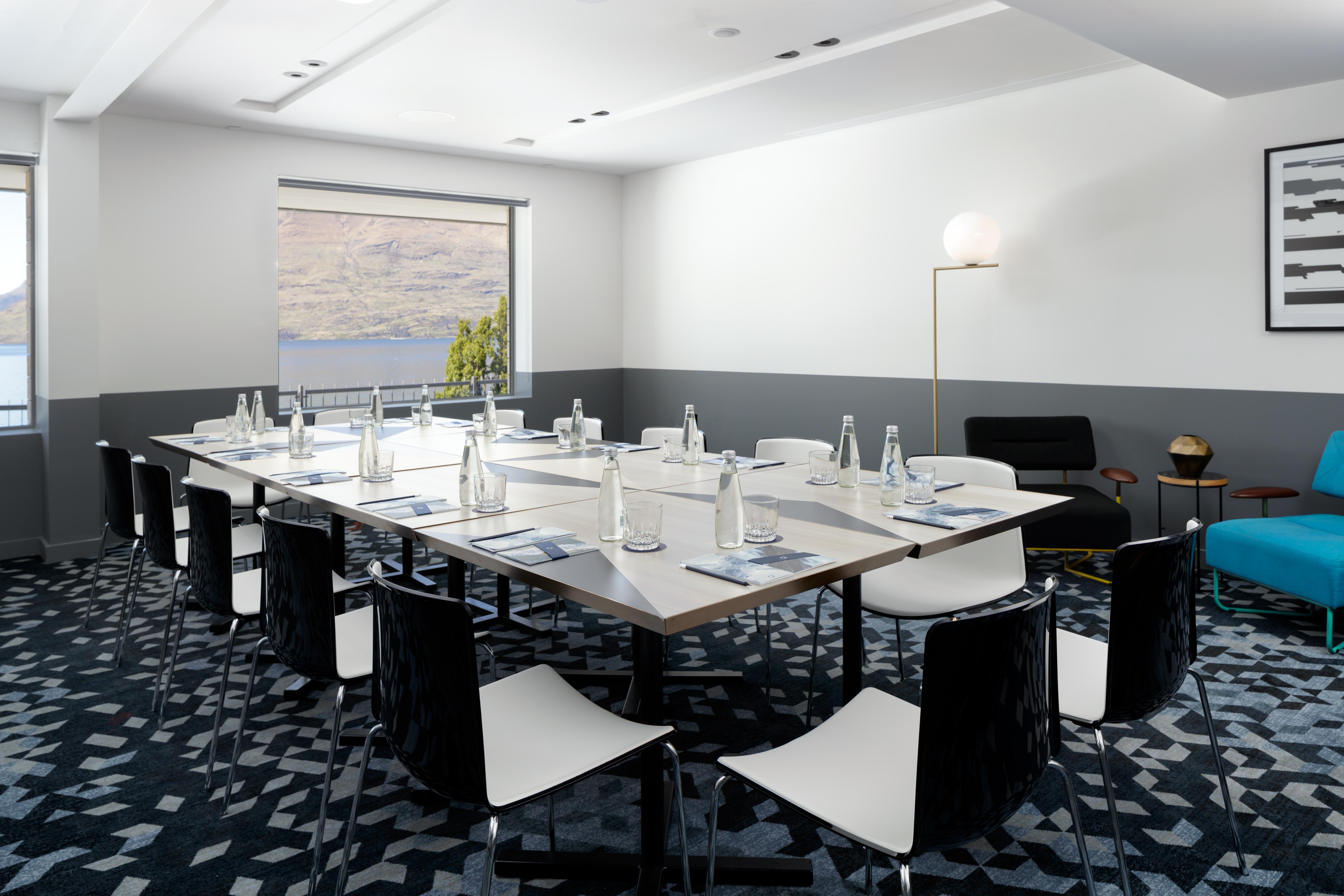 คิวที ควีนส์ทาวน์ Hotel ภายนอก รูปภาพ Meeting room