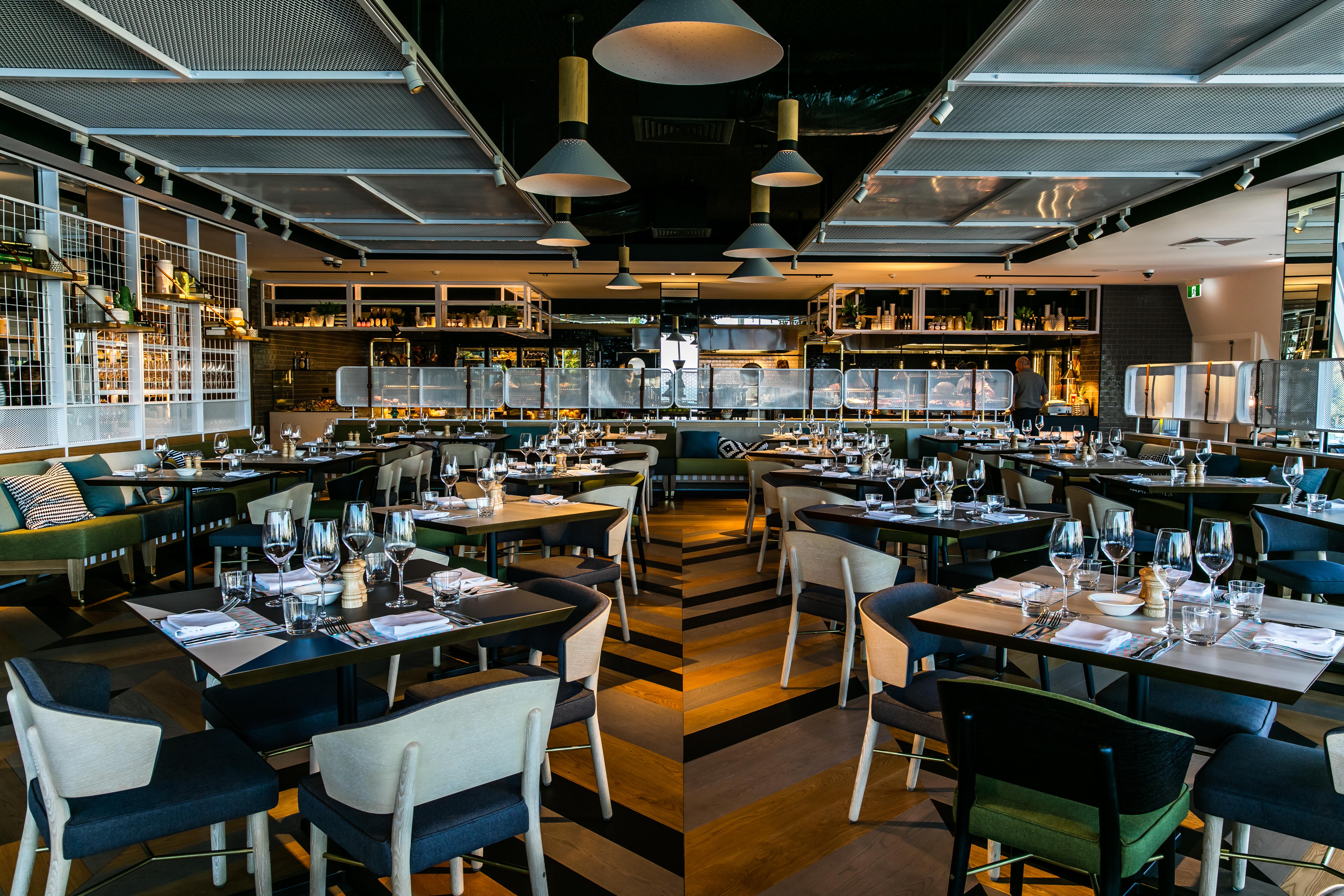 คิวที ควีนส์ทาวน์ Hotel ภายนอก รูปภาพ Interior of the restaurant